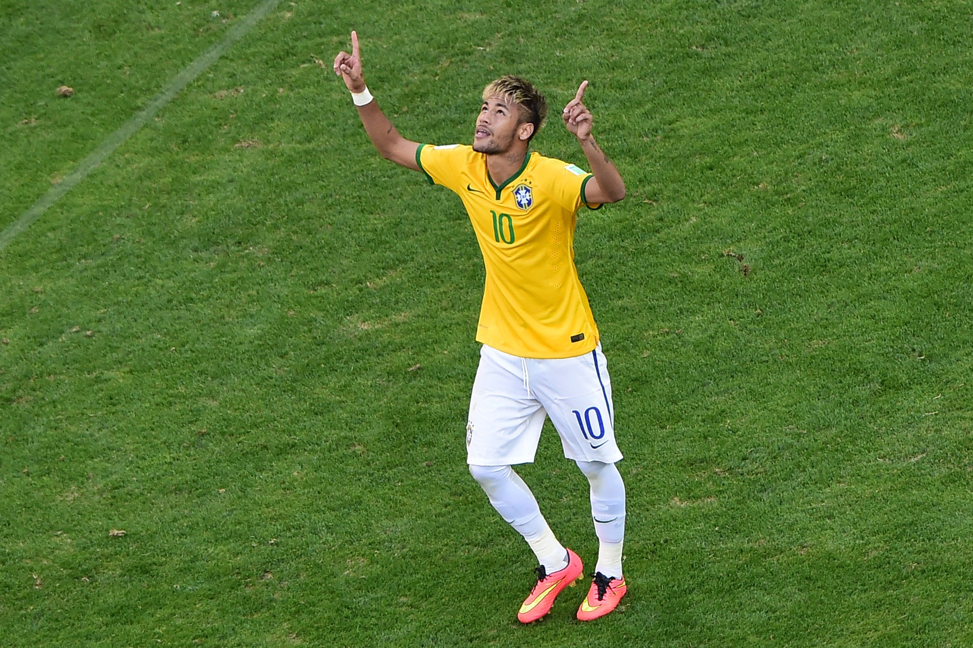 chaussure de neymar 2014