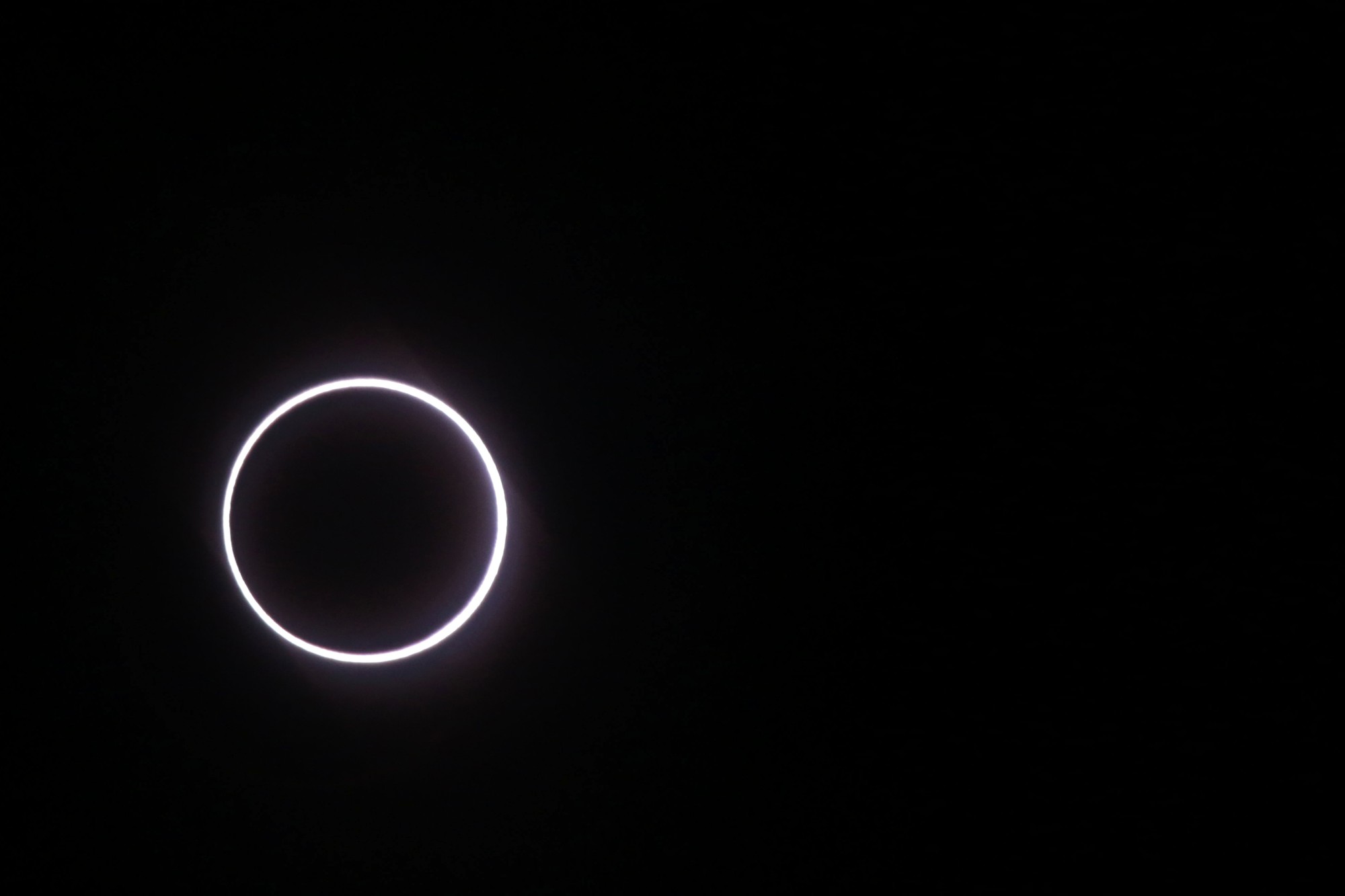 Qu Est Ce Qu Un Despote éclairé Espace : qu’est-ce que l’éclipse de type “cercle de feu” qui aura lieu
