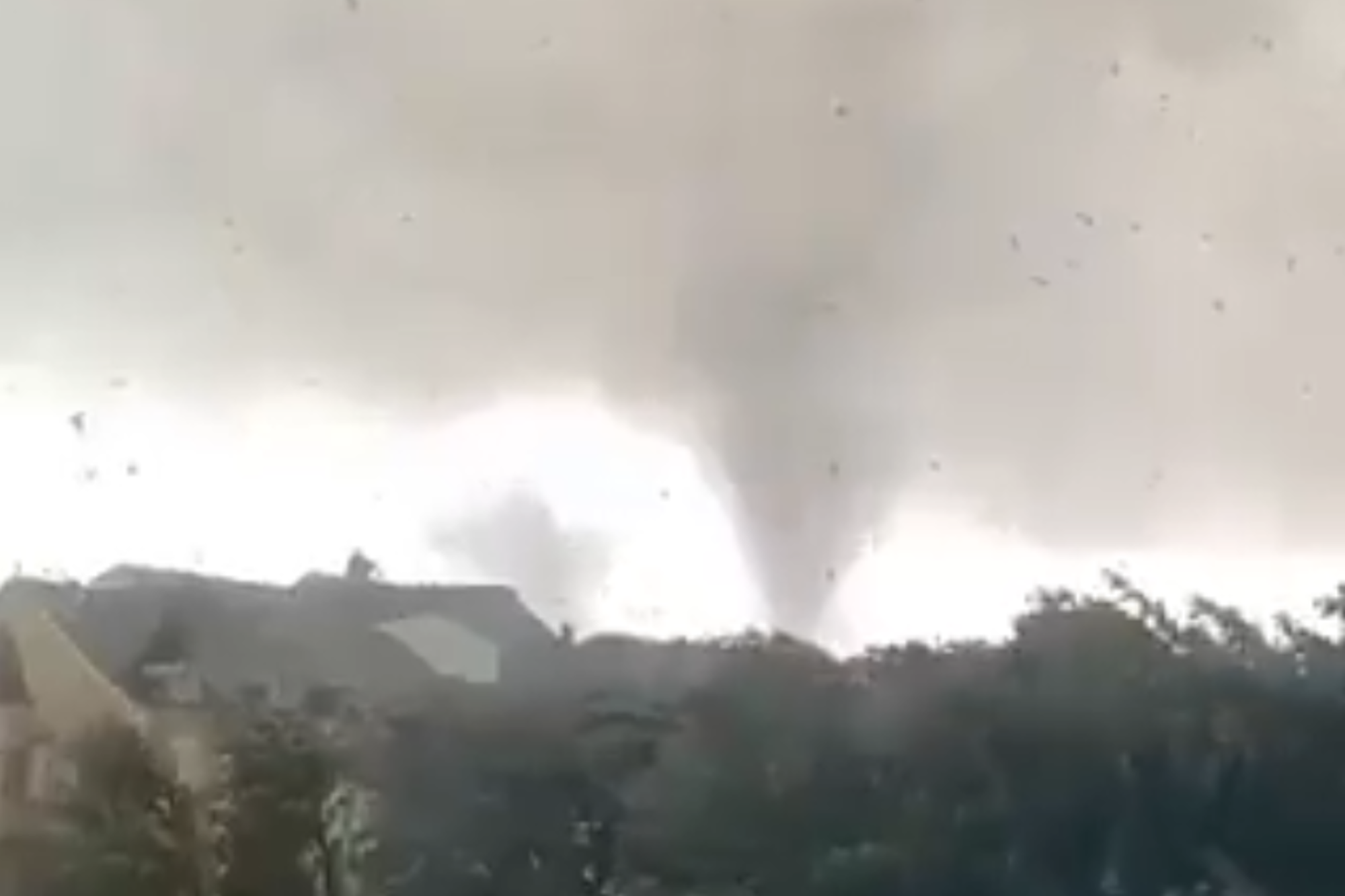 Orages Pluies Tornades Les Phenomenes Extremes Vont Ils Se Multiplier