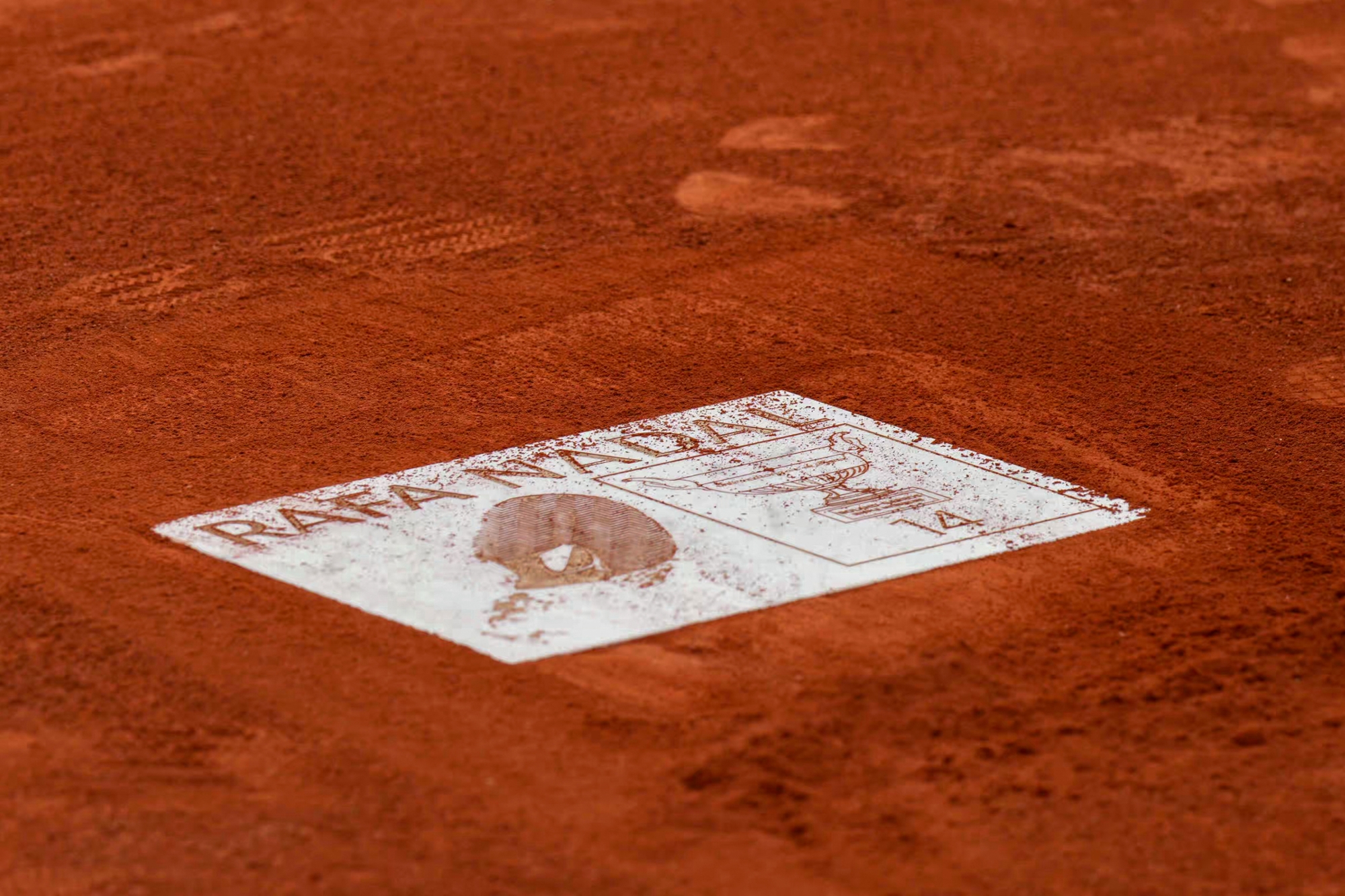 Plaque honoring Rafael Nadal at Court Philippe-Chatrier