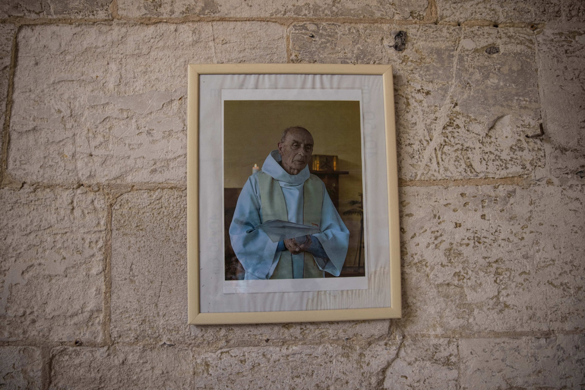 Dix ans après l'assassinat du père Hamel, la France lui rend hommage dans son église de Saint-Étienne-du-Rouvray