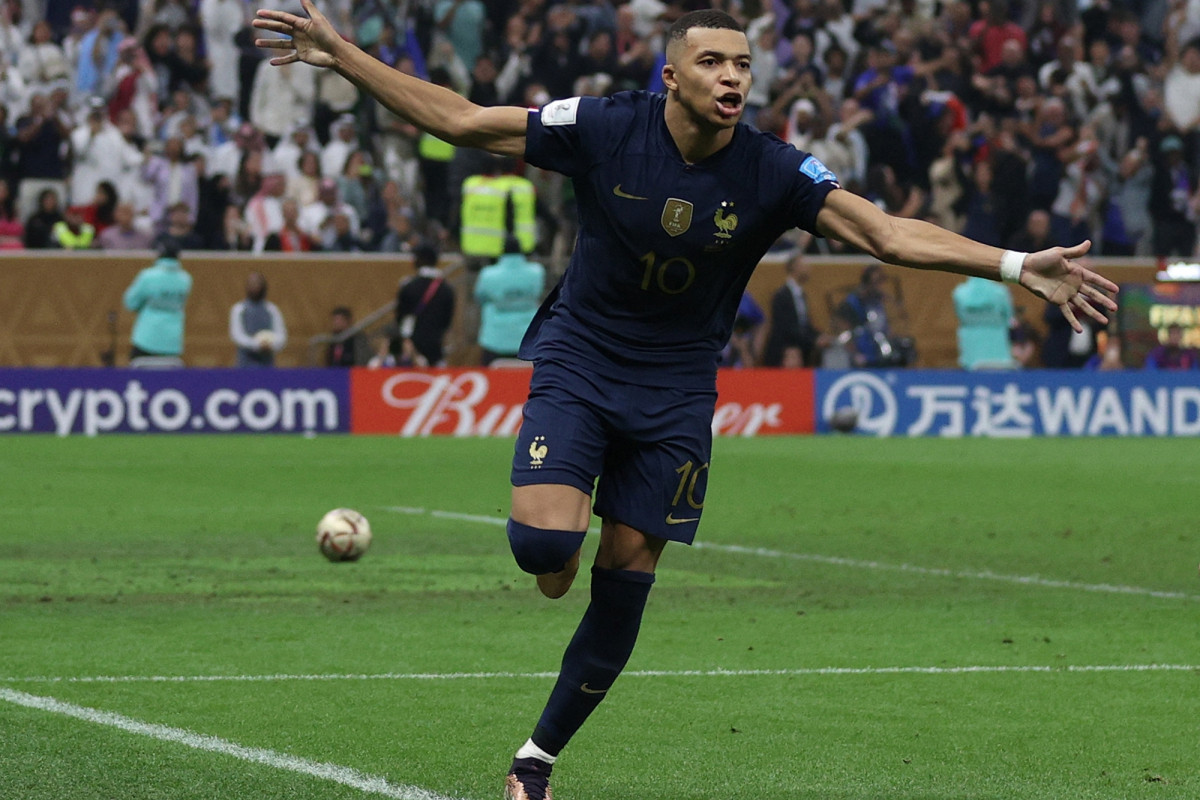Privées de stade de France, les équipes de France de football en quête de  stades pour les accueillir