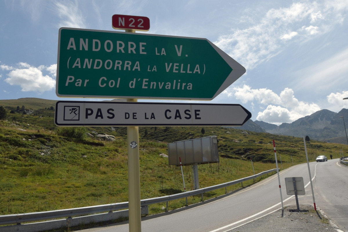 Des cadavres devant l'picerie" : comment le trafic de cigarettes " dos  d'hommes" s'intensifie entre l'Andorre et la France
