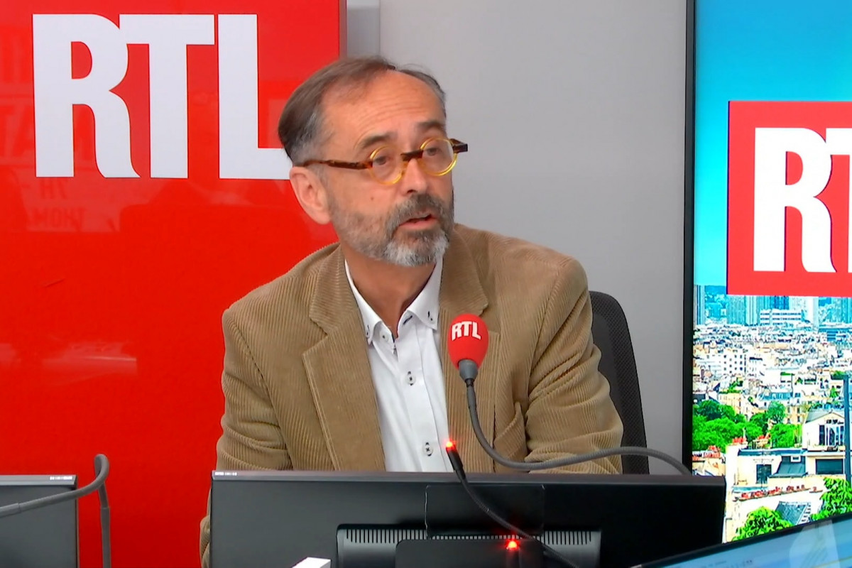 https://images.rtl.fr/~c/1200v800/rtl/www/1830840-robert-menard-dans-le-studio-de-rtl-le-16-avril-2026.jpg