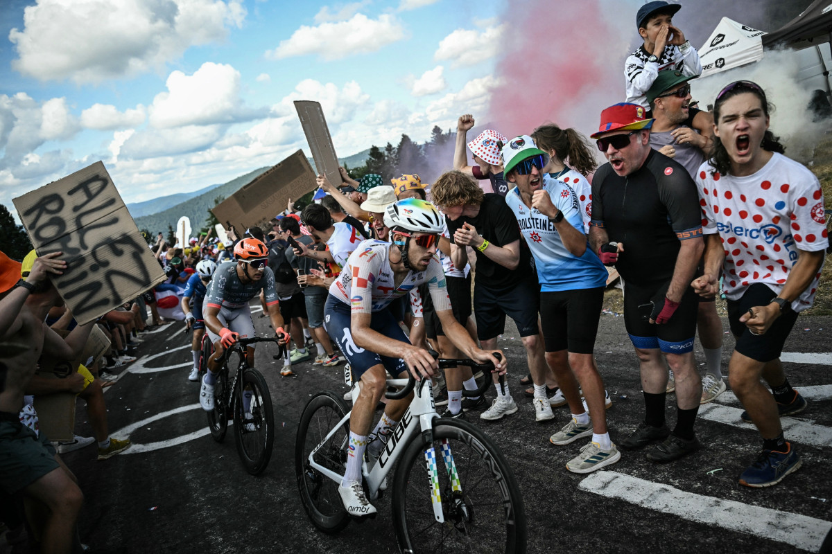 Un Français peut-il décrocher une victoire sur ce Tour de France 2026 ? Pour Laurent Jalabert, les coureurs tricolores manquent "un peu d'efficacité"