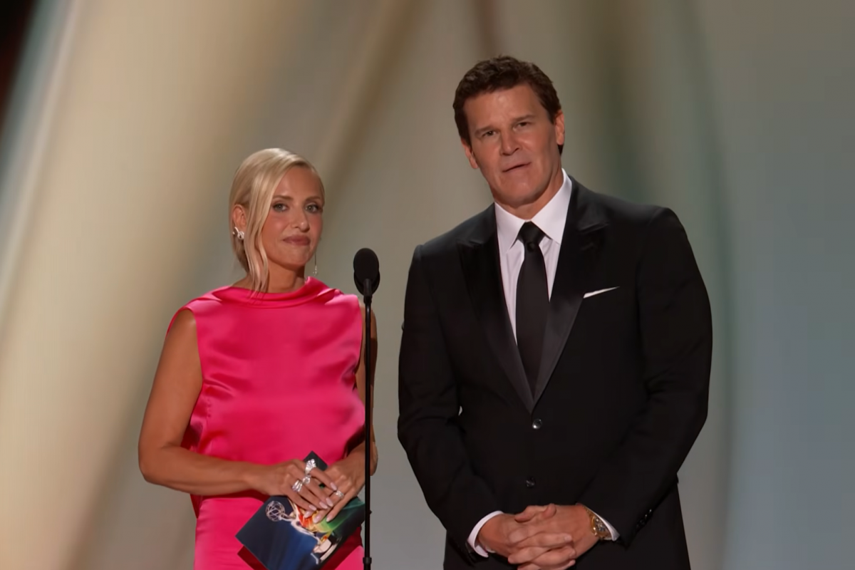 Sarah Michelle Gellar et David Boreanaz réunis aux Emmy Awards pour un hommage à leurs co-stars de "Buffy", Michelle Trachtenberg, Nicholas Brendon et Anthony S. Head