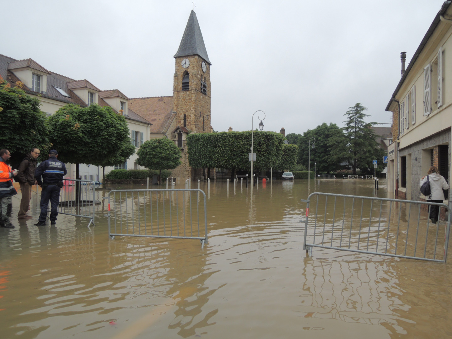 EN IMAGES. Inondations vos photos des intempéries