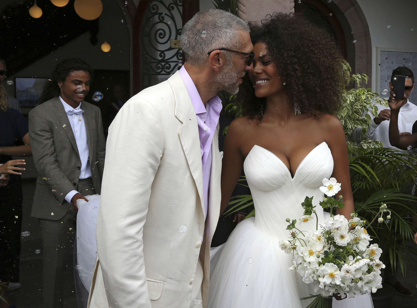 DIAPORAMA Vincent Cassel Et Le Mannequin Tina Kunakey Se Sont Mari s diaporama-vincent-cassel-et-le-mannequin-tina-kunakey-se-sont-mari-s