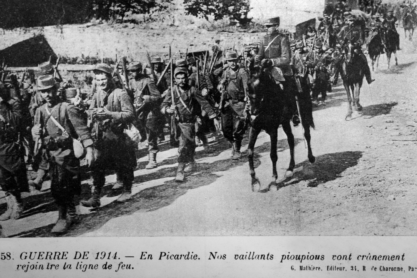 Esque La France Et En Guerre Août 1914 : la France en guerre