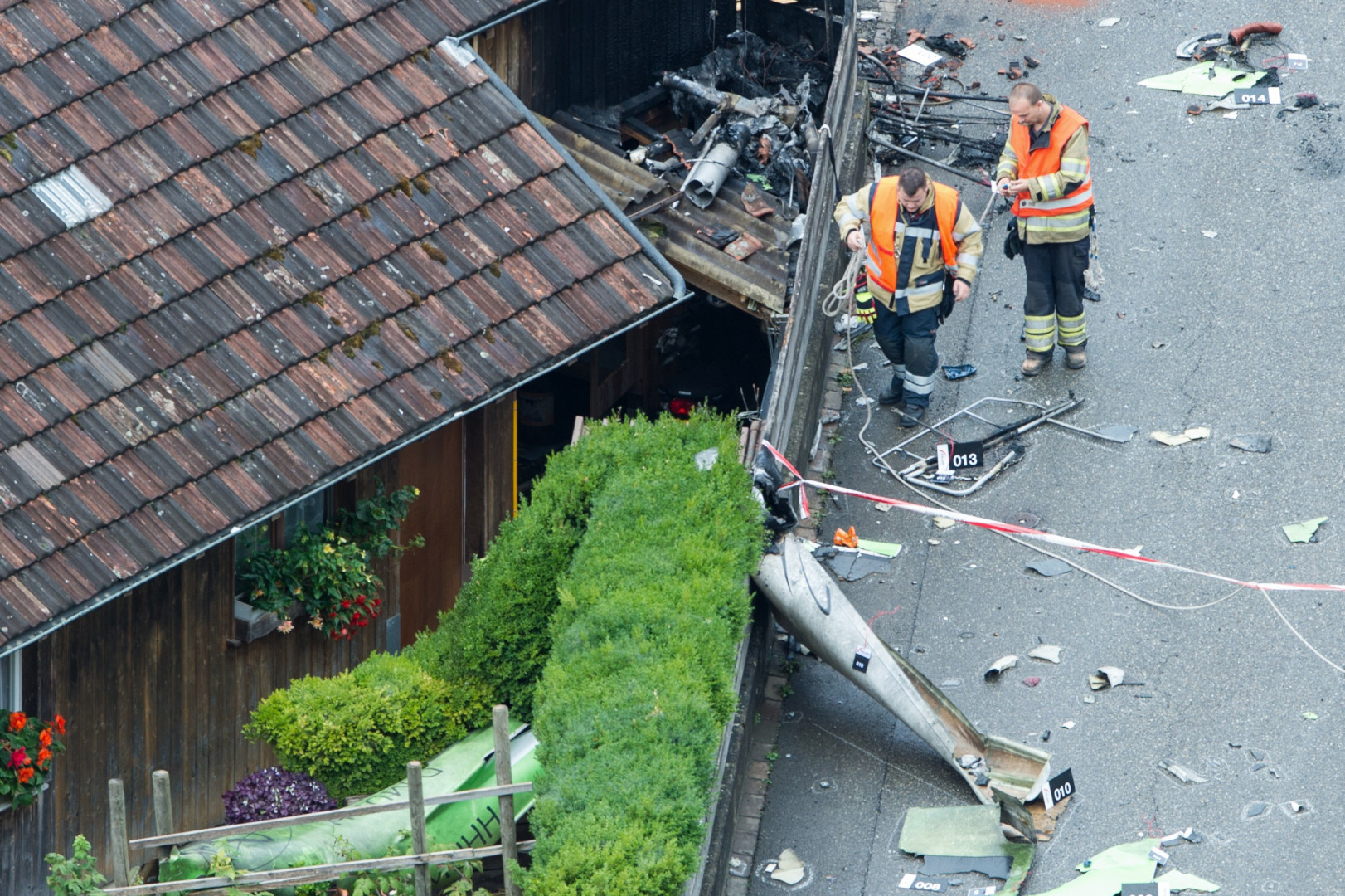 Suisse La Collision De Deux Avions Fait Un Mort Lors D un Meeting A rien suisse-la-collision-de-deux-avions-fait-un-mort-lors-d-un-meeting-a-rien