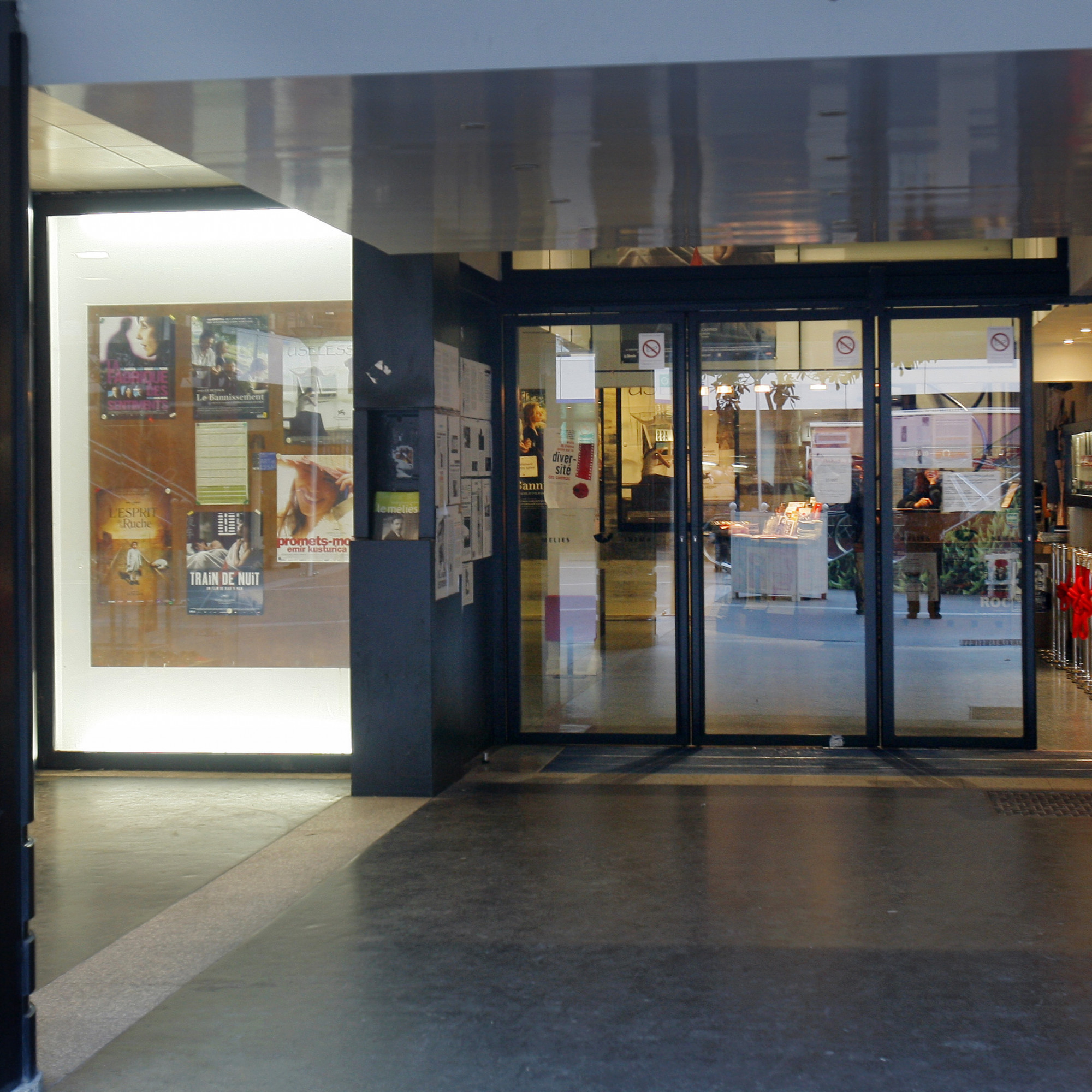 Quels sont les trois films français ayant fait le plus d'entrées au