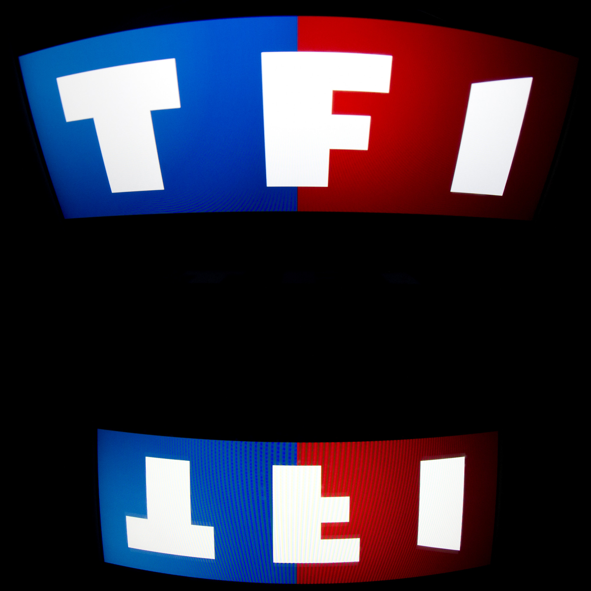 Тф1 франция. 3089. Tf1 series films logo. Tf1 direct. Tf1 канал.
