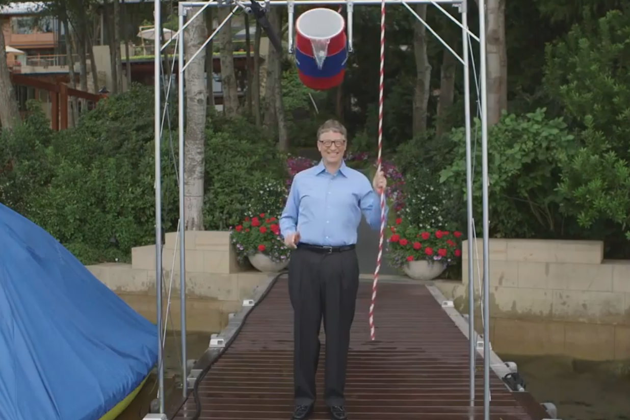 VIDÉO "Ice bucket challenge" Bill Gates relève le défi lancé par