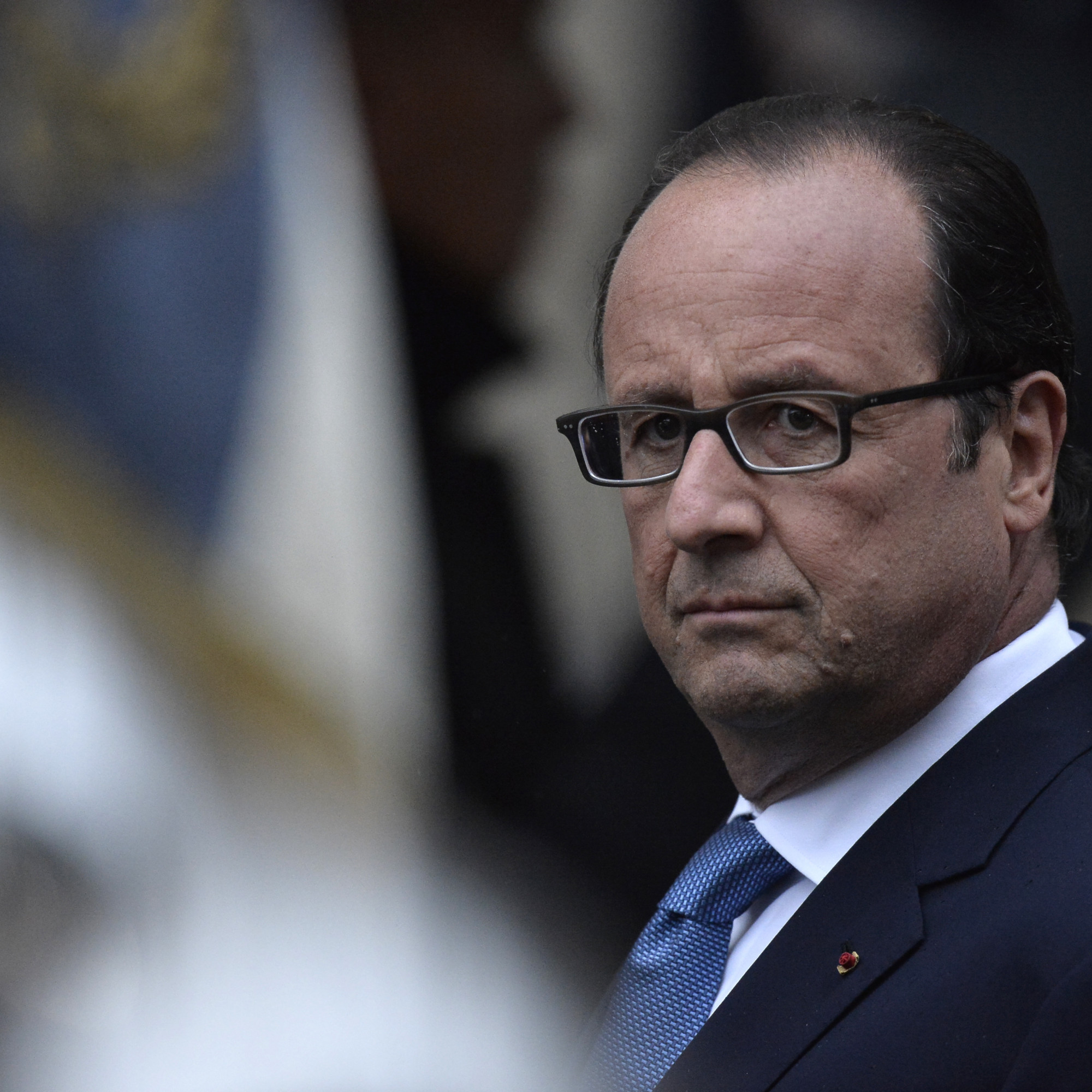 François Hollande se prépare pour sa conférence, la pluie tombe ...