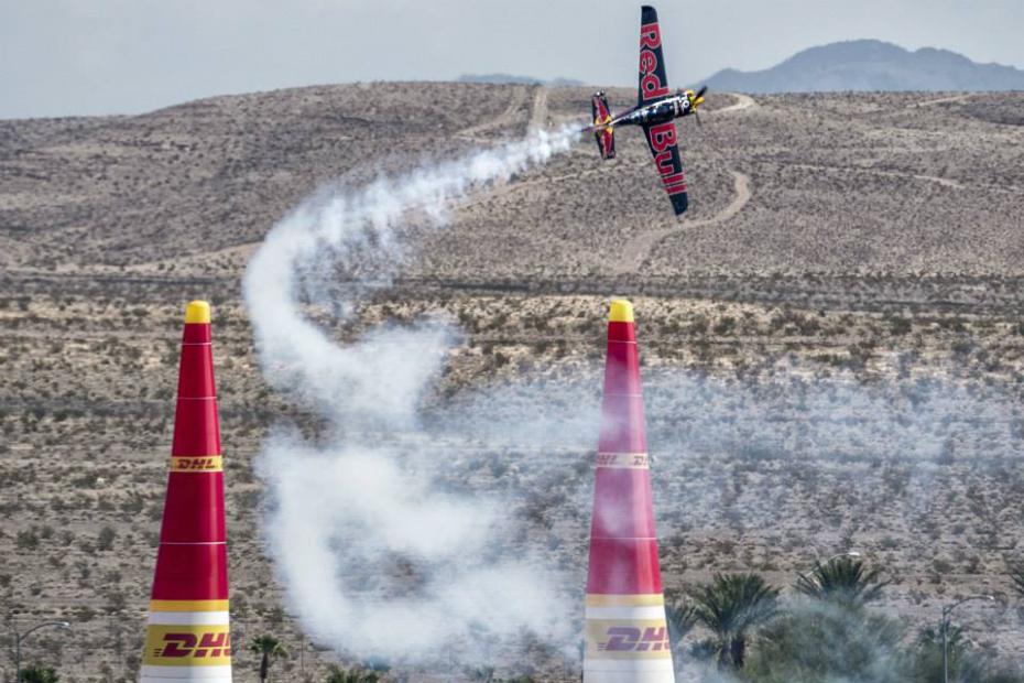VIDÉO Red Bull Air Race Nicolas Ivanoff remporte la finale du