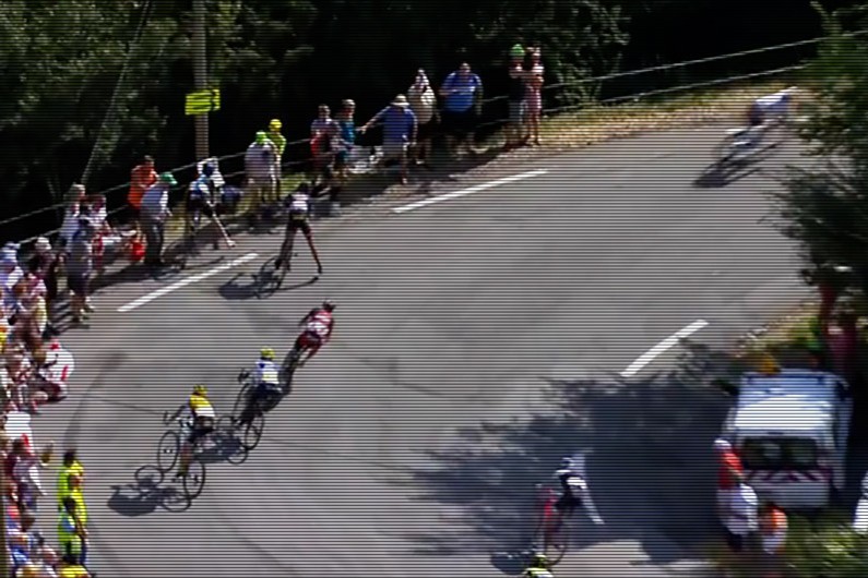 Photo Presse Originale Tour De France 85 - Chute à L'arrière Du Peloton
