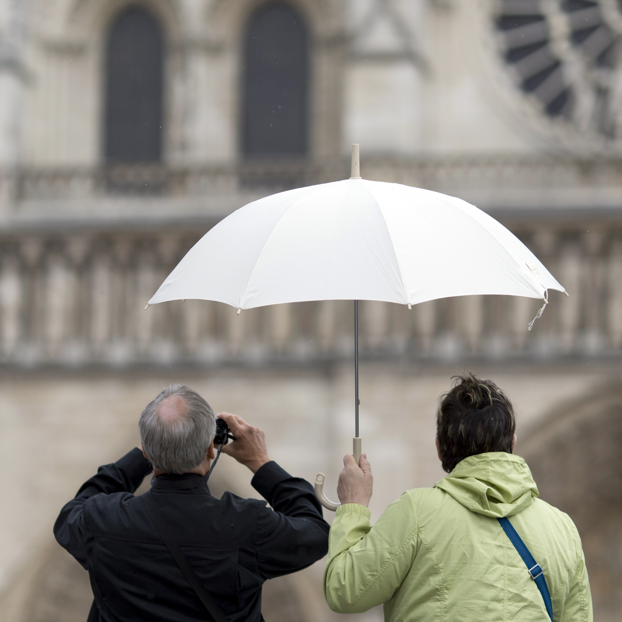 Sous notre parapluie main image 0