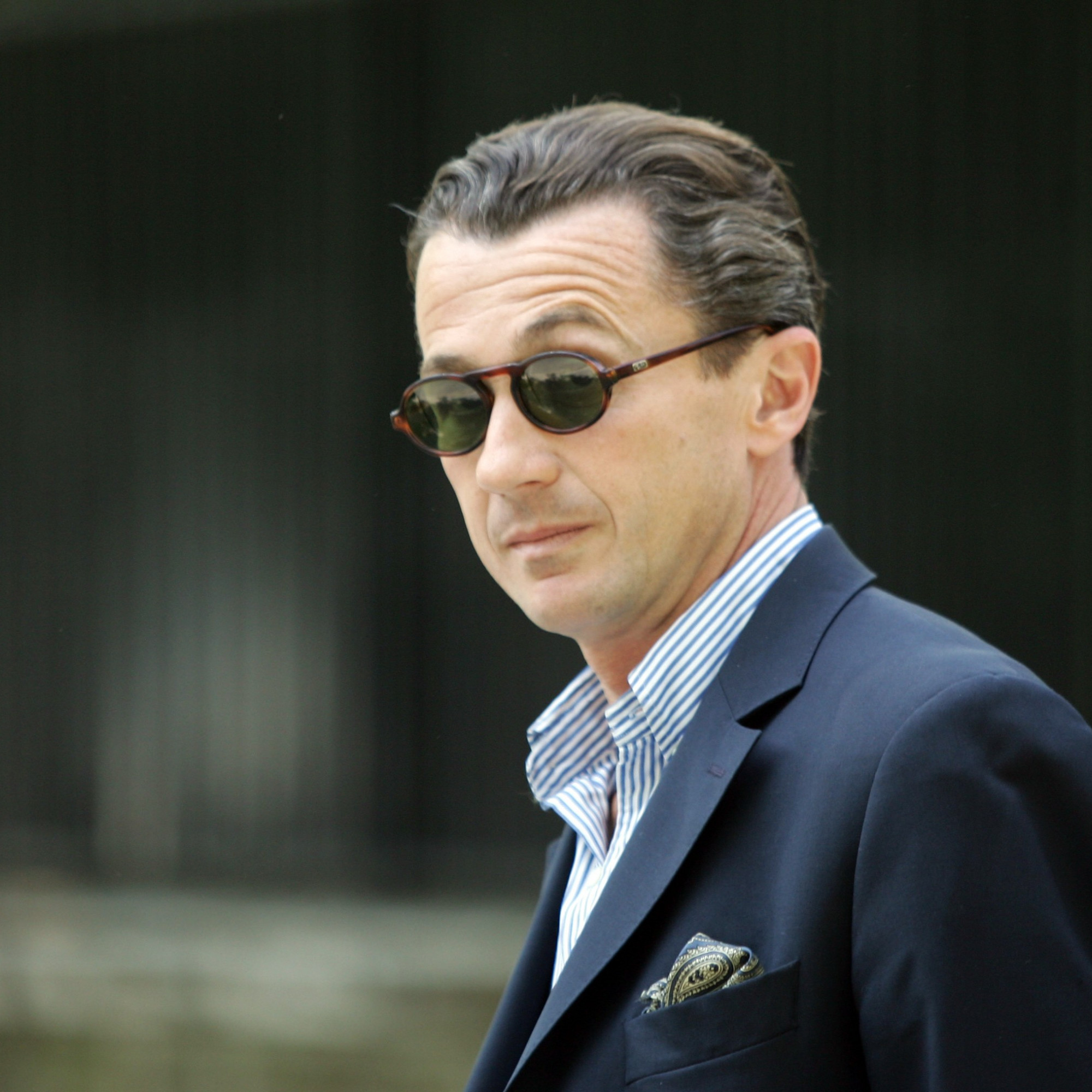 sarkozy à la rencontre de faux ouvriers dans l essonne