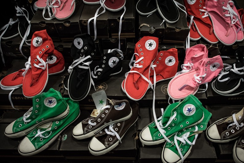 La chaussure est la star de la contrefaçon dans le monde
