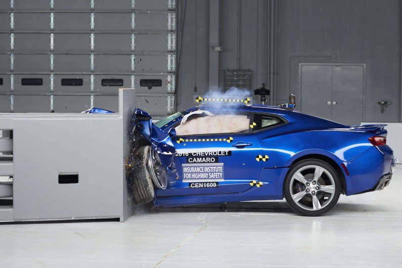 Sécurité routière des effets désastreux d'un choc frontal à 80 km/h