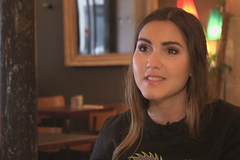 PAROLES DE JOYCE JONATHAN ON visual data 6