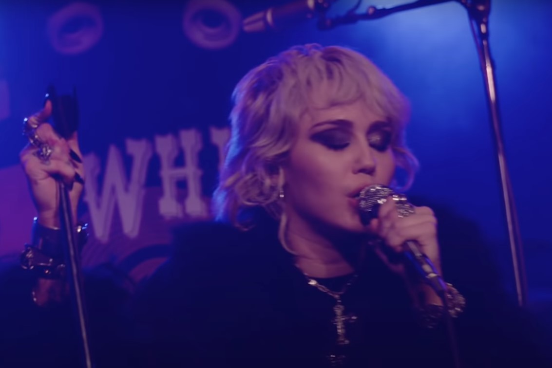 Miley Cyrus reprend "Zombie", The Cranberries et ses fans bluffés par