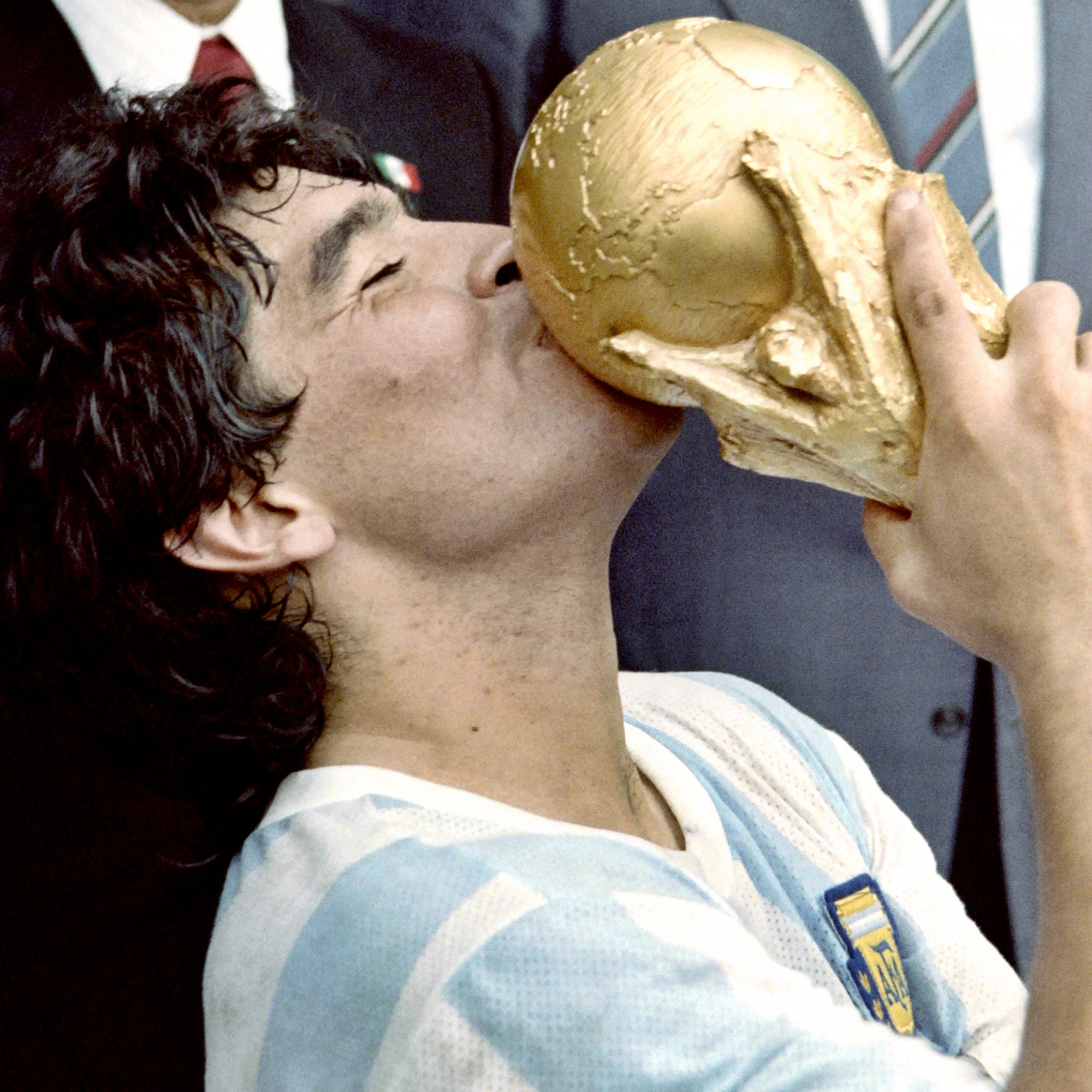 Mort de Maradona l'histoire de la "main de Dieu", point de départ de sa légende