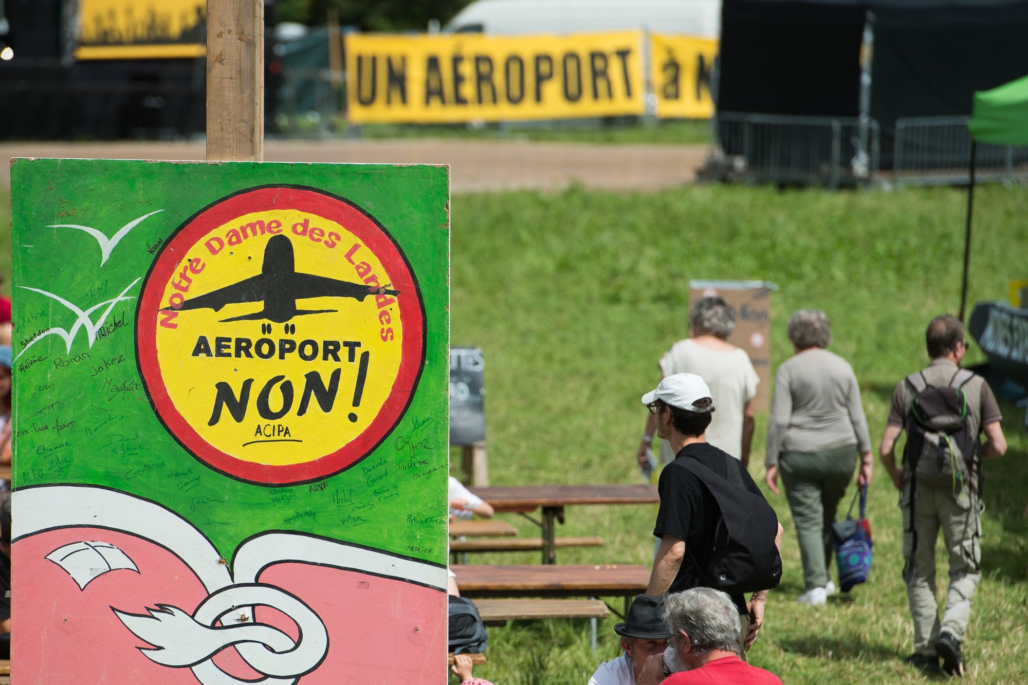 Aéroport de NotreDamedesLandes l'heure du choix