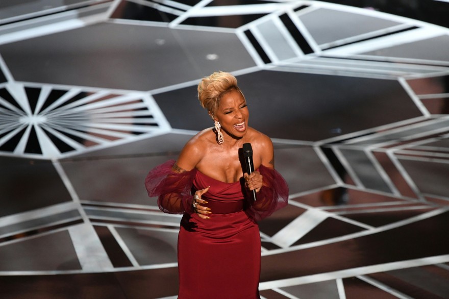 VIDÉO Oscars 2018 Mary J. Blige interprète avec émotion "Mighty River"