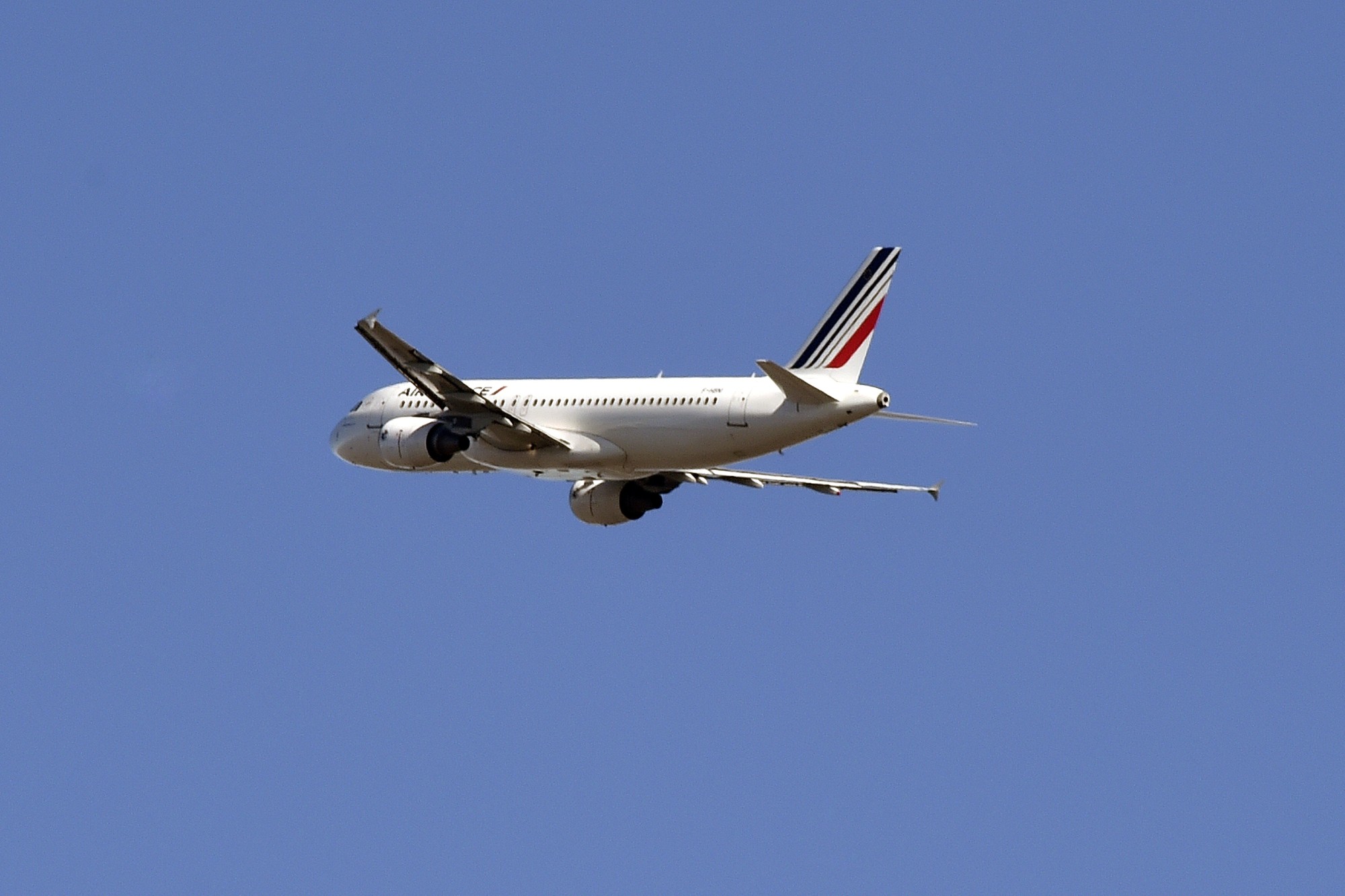 interdit-d-espace-a-rien-russe-un-vol-air-france-contraint-de-faire