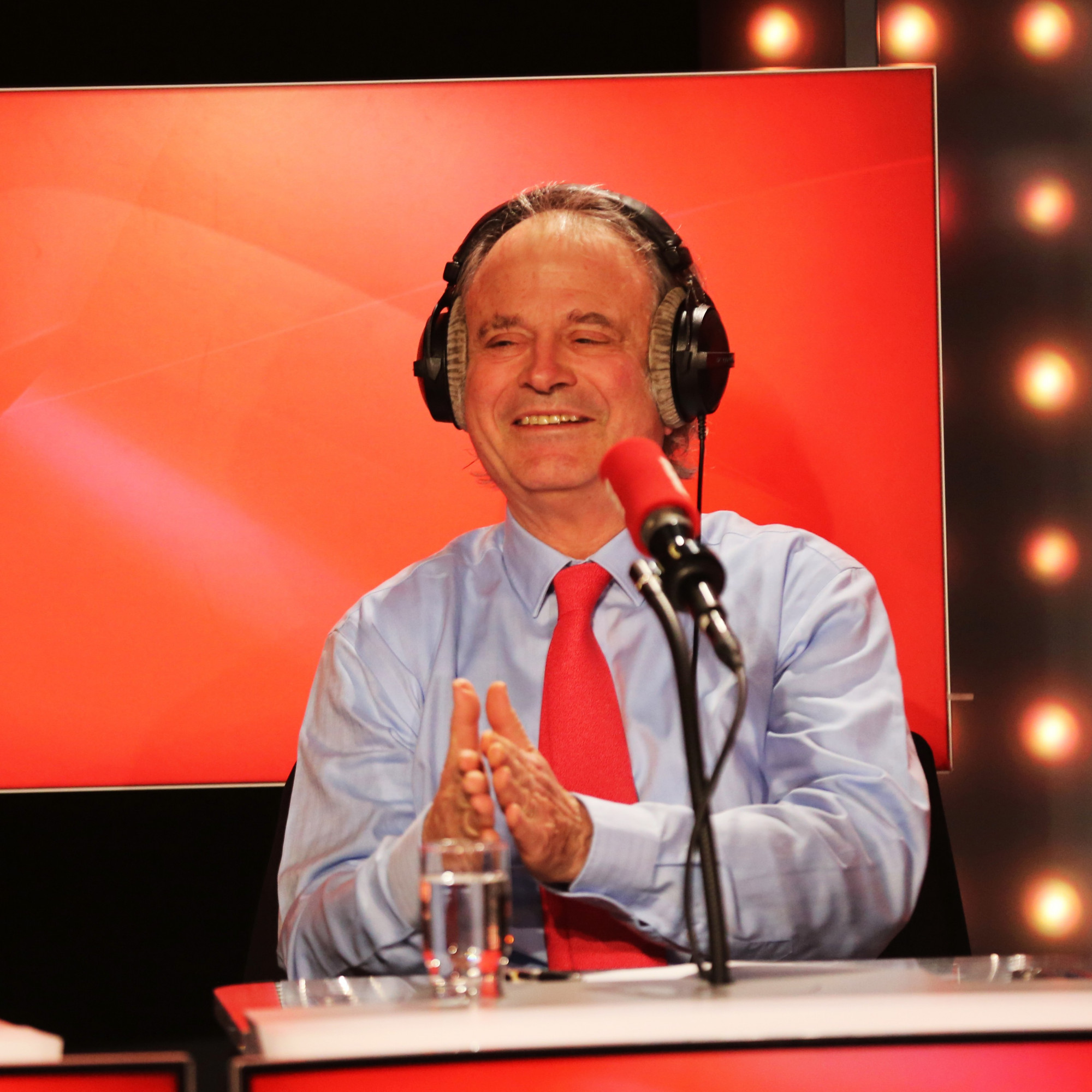 VIDEO Les Grosses Têtes font la Ligue des Champions