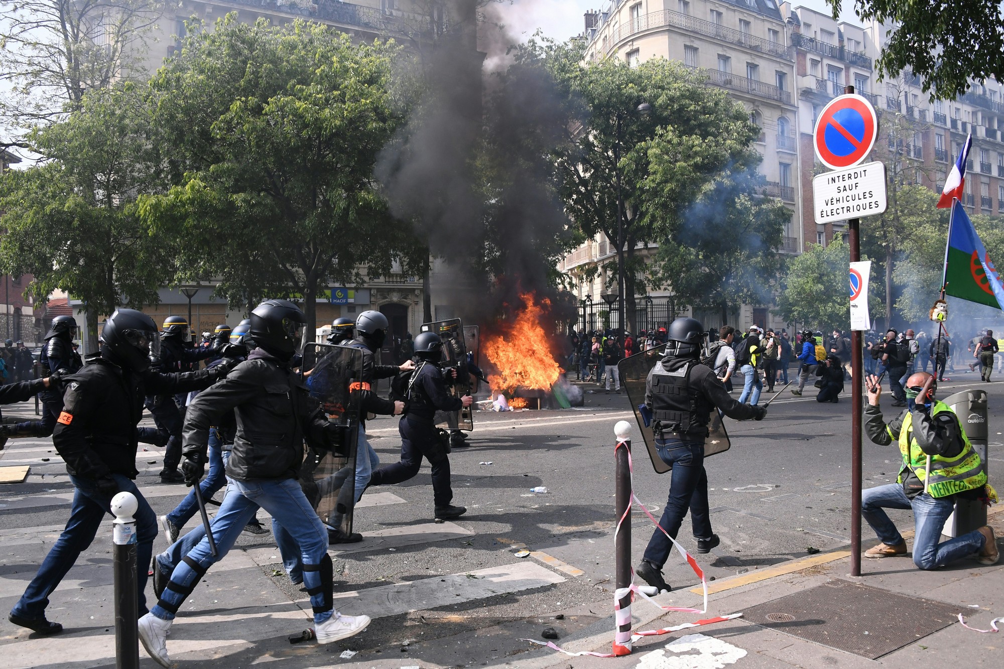 7h58 Ce Samedi La Manifestations samedi à Paris : un dispositif de sécurité "identique au