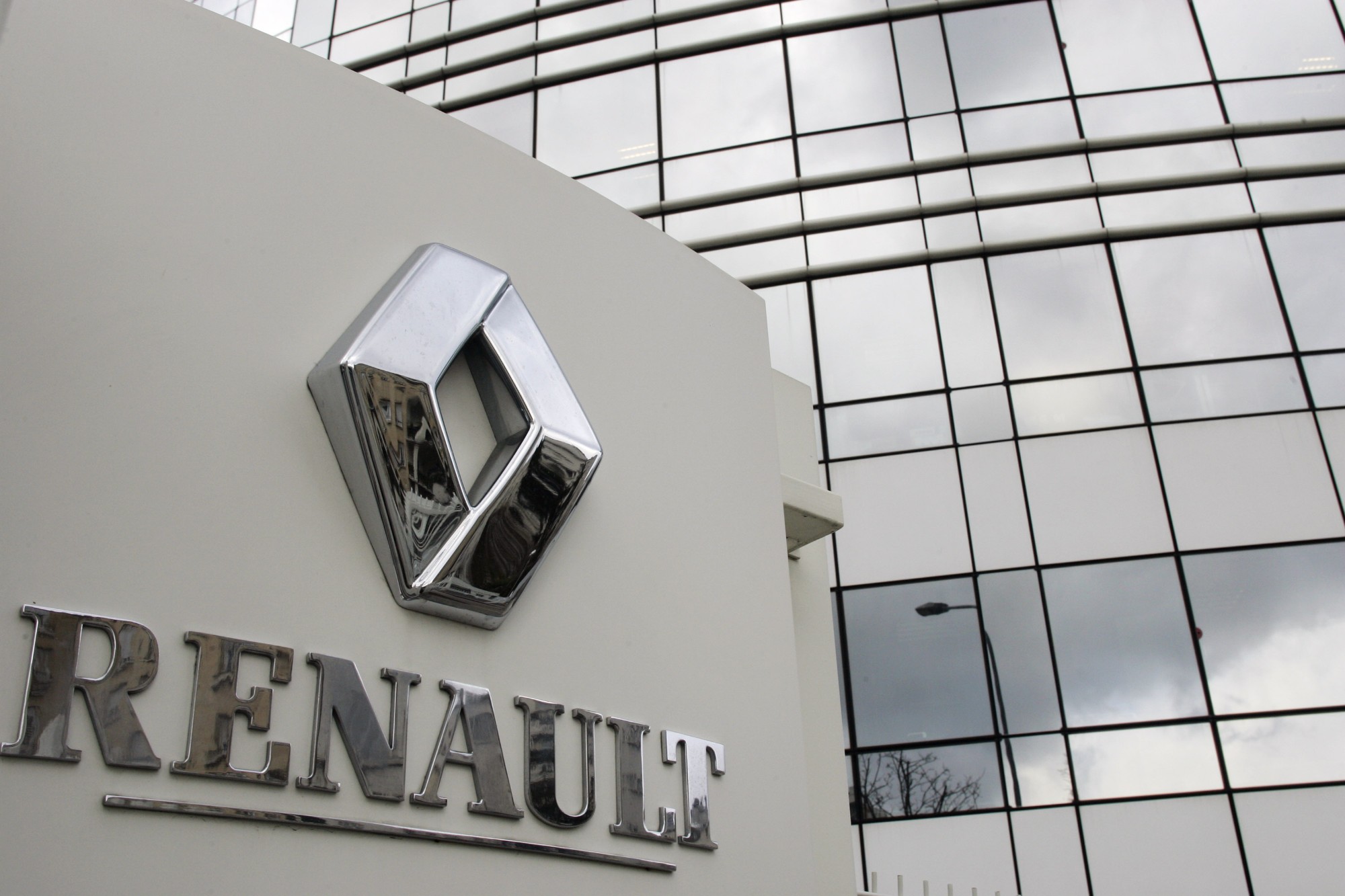 Renault de Billancourt Saint-Loup - Les Livres Anciens