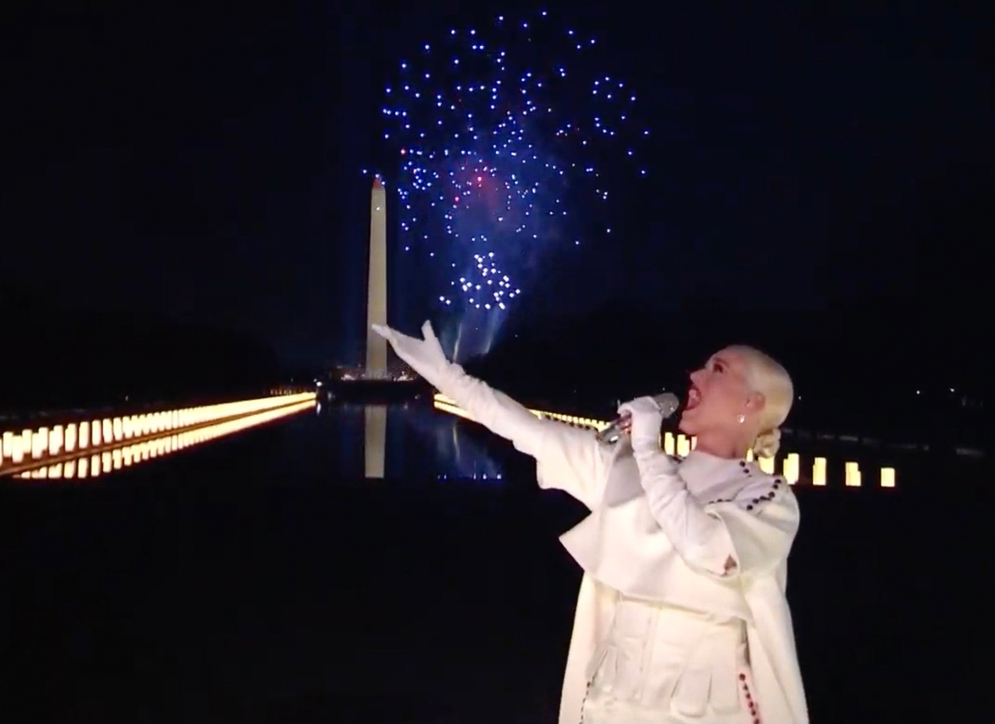 Katy Perry conclut de façon spectaculaire l'arrivée de Joe Biden à la