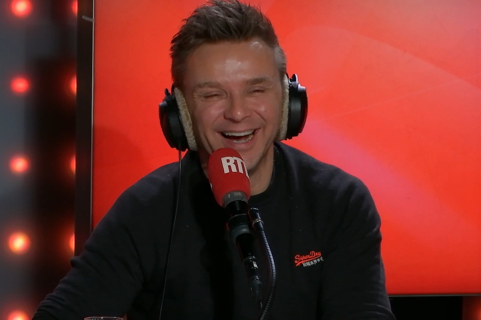 Les Grosses Têtes les cartes postales de Jeanfi, Titoff, Estéban et