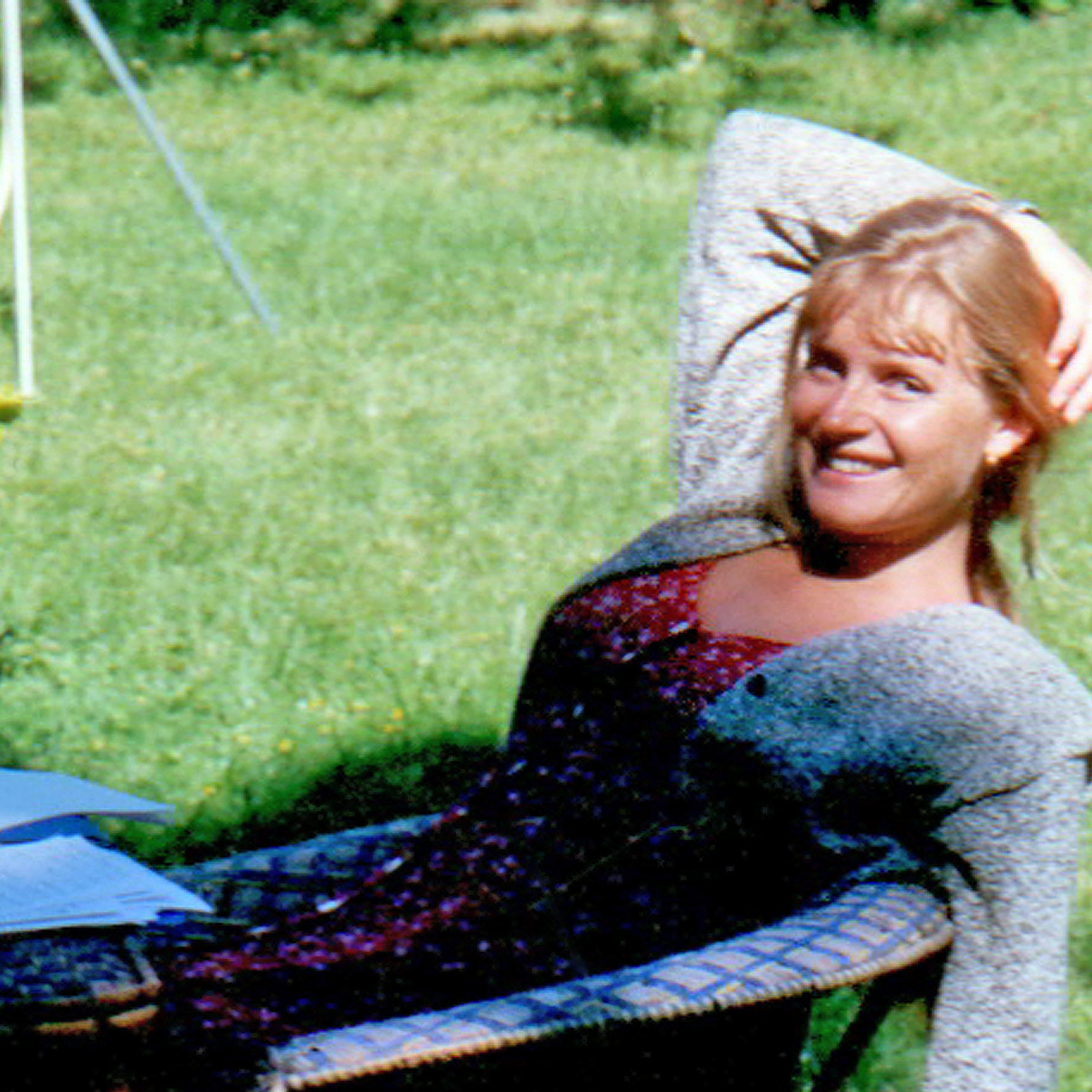 Tombe De Sophie Toscan Du Plantier Qui était Sophie Toscan du Plantier, assassinée en Irlande en 1996 ?