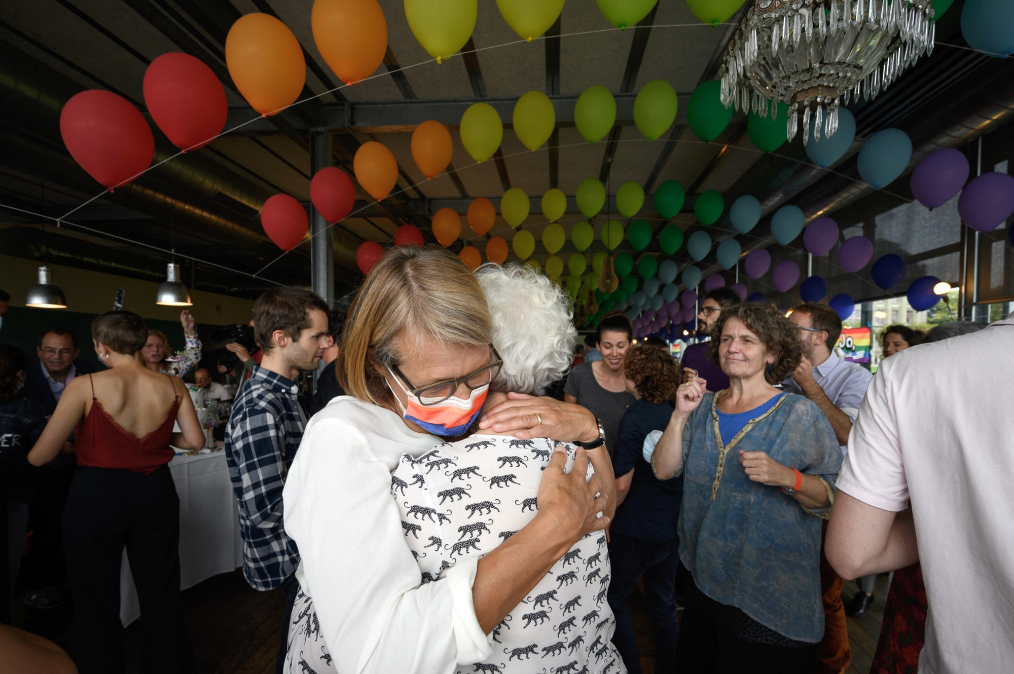 Les Suisses Se Prononcent Largement En Faveur Du Mariage Pour Tous