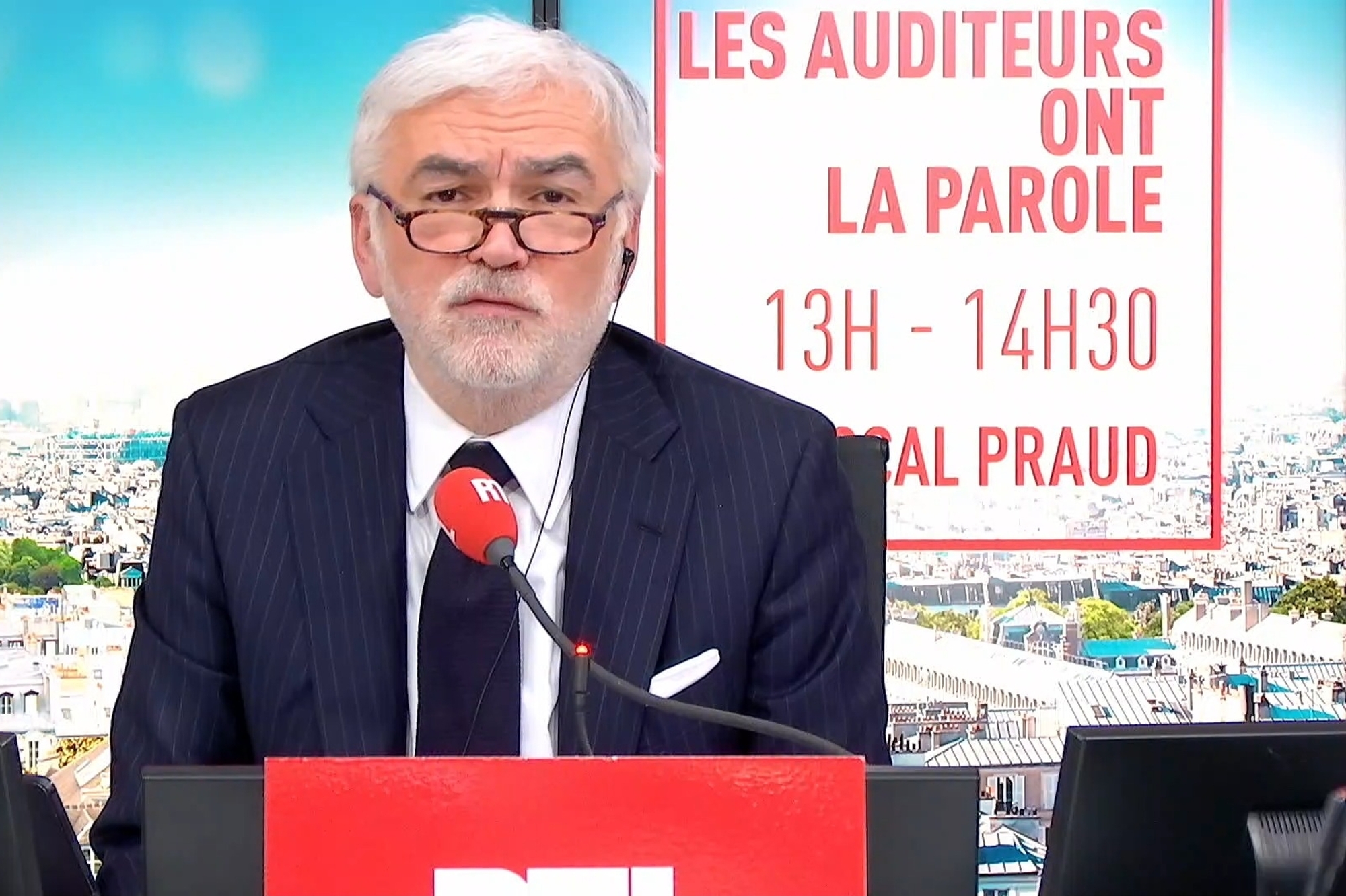 Pourquoi Versailles Ne Joue Pas A Domicile