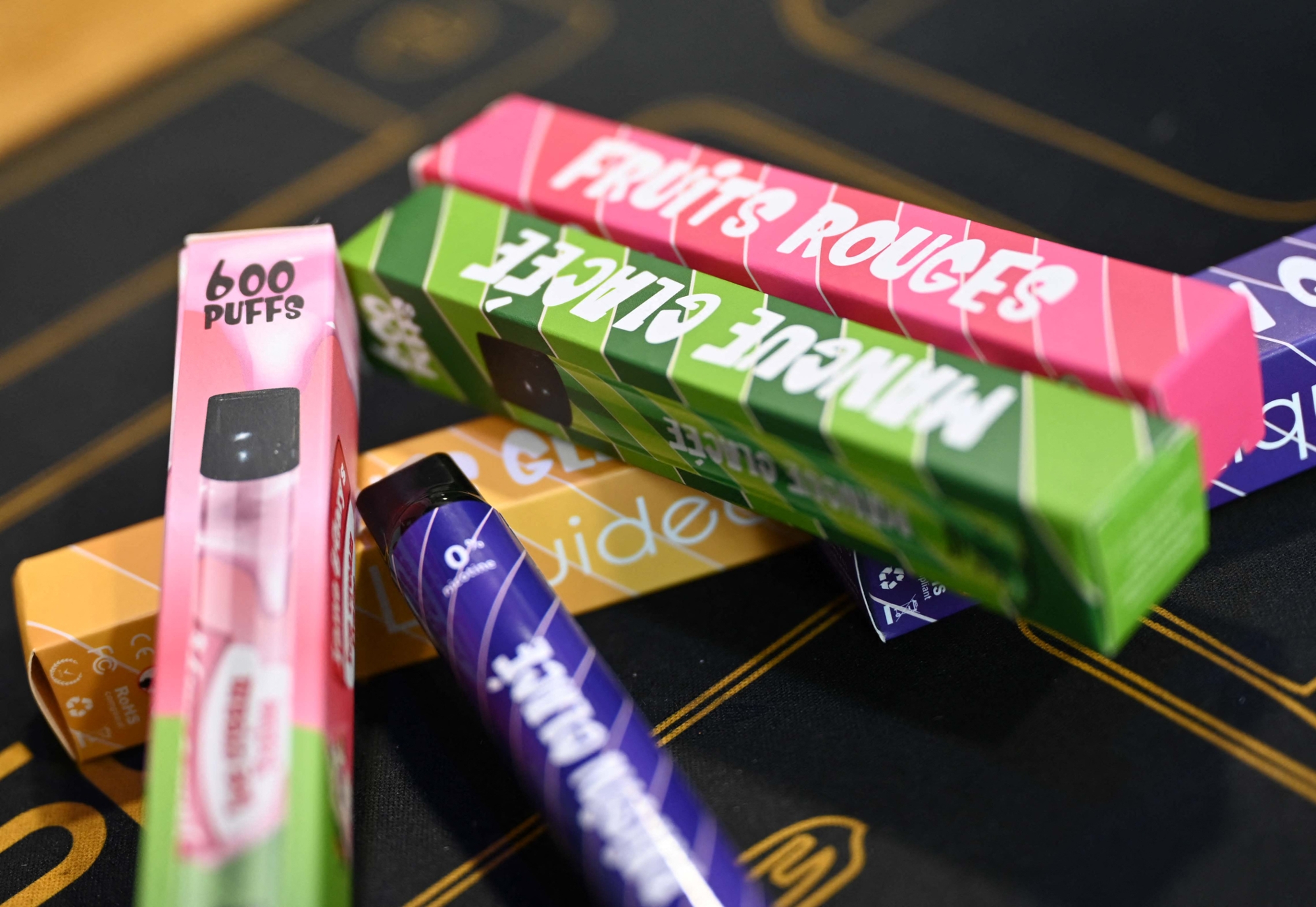 Les infos de 18h - Que sont les "puffs", ces cigarettes lectroniques  jetables ?