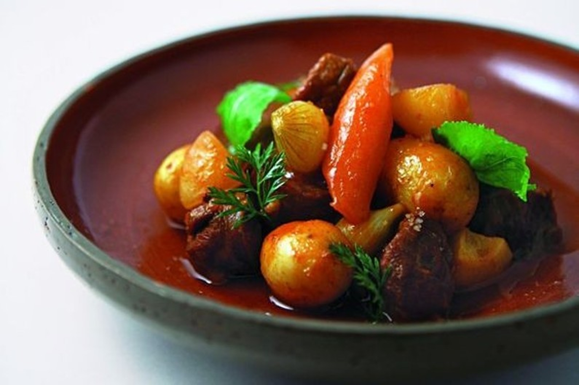 Cyril Lignac partage sa version du navarin d'agneau