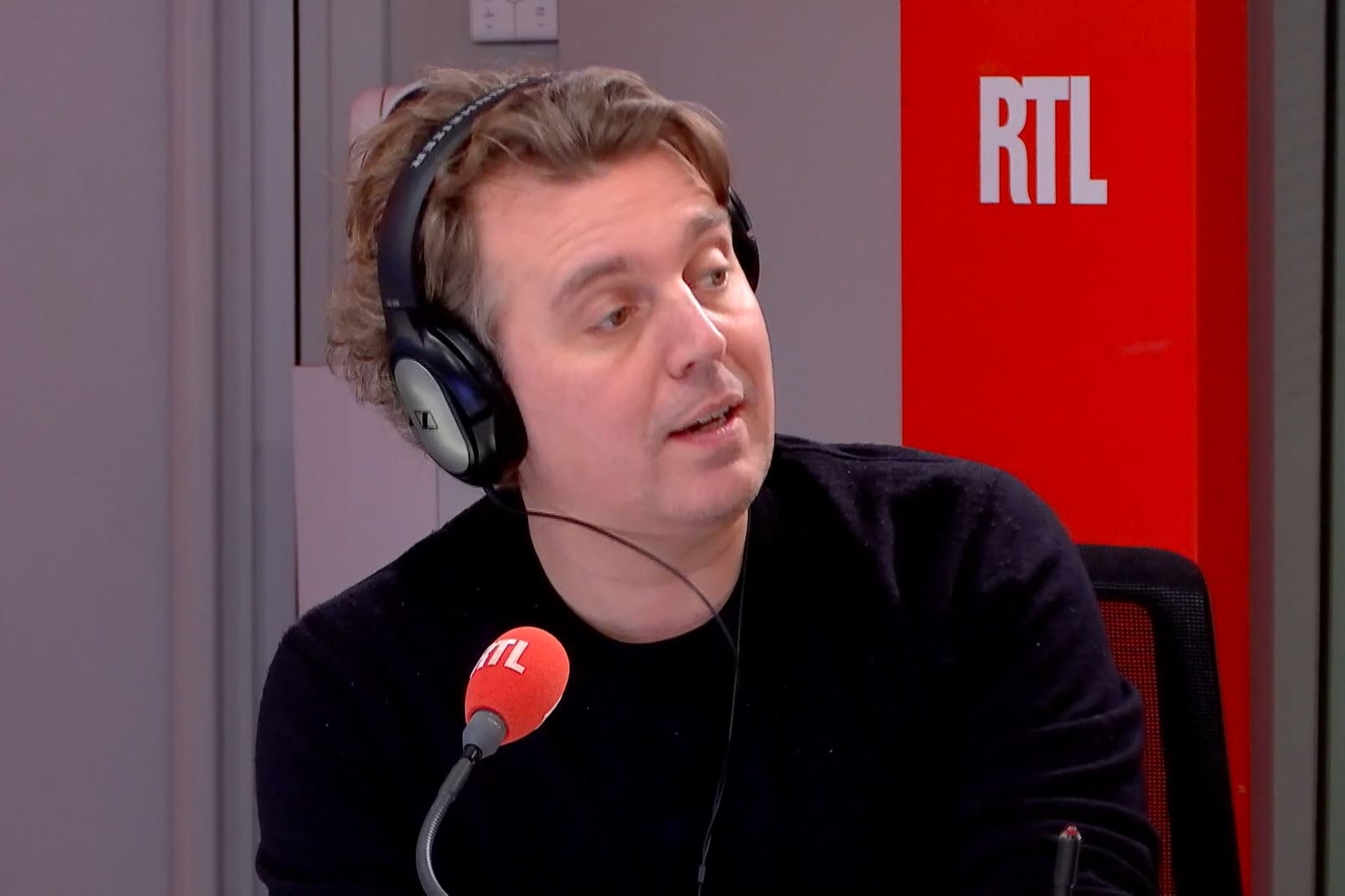 Alex Vizorek "Pour la lutte contre la pauvreté, on fout les députés