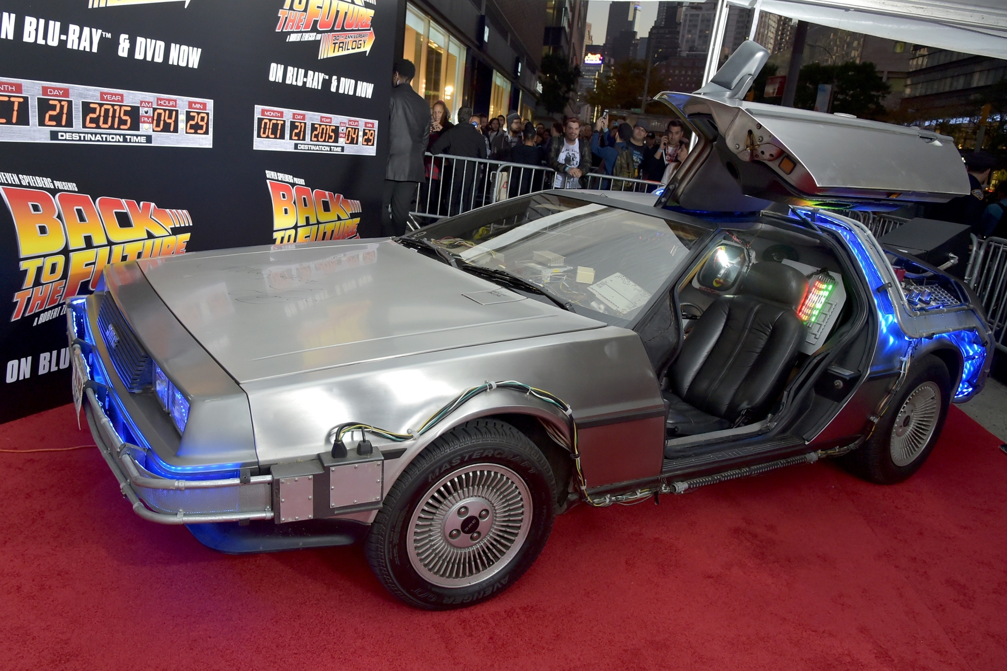 VOITURE DE LOREAN LK RETOUR VERS LE FUTUR I 1/24 WELLY neuf EUR 19,00