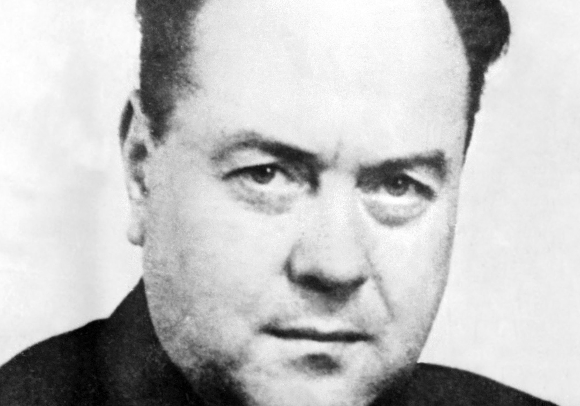 f-lix-kersten-comment-le-masseur-de-himmler-a-sauv-de-la-mort-des