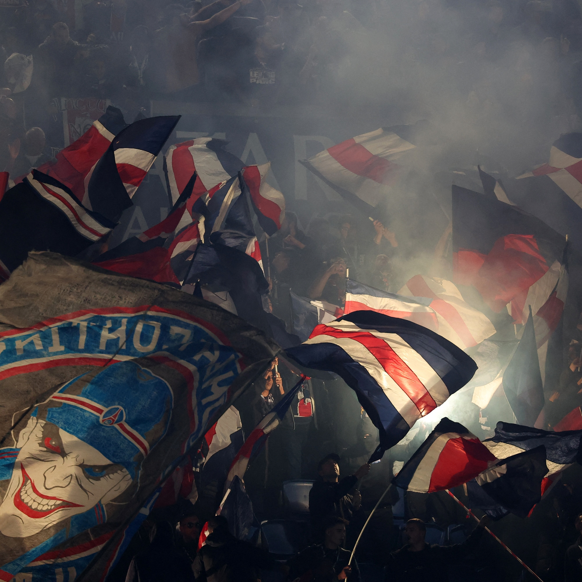 Illustration du drapeau officiel du PSG lors de l'UEFA Women's Champions League, Round 2, match