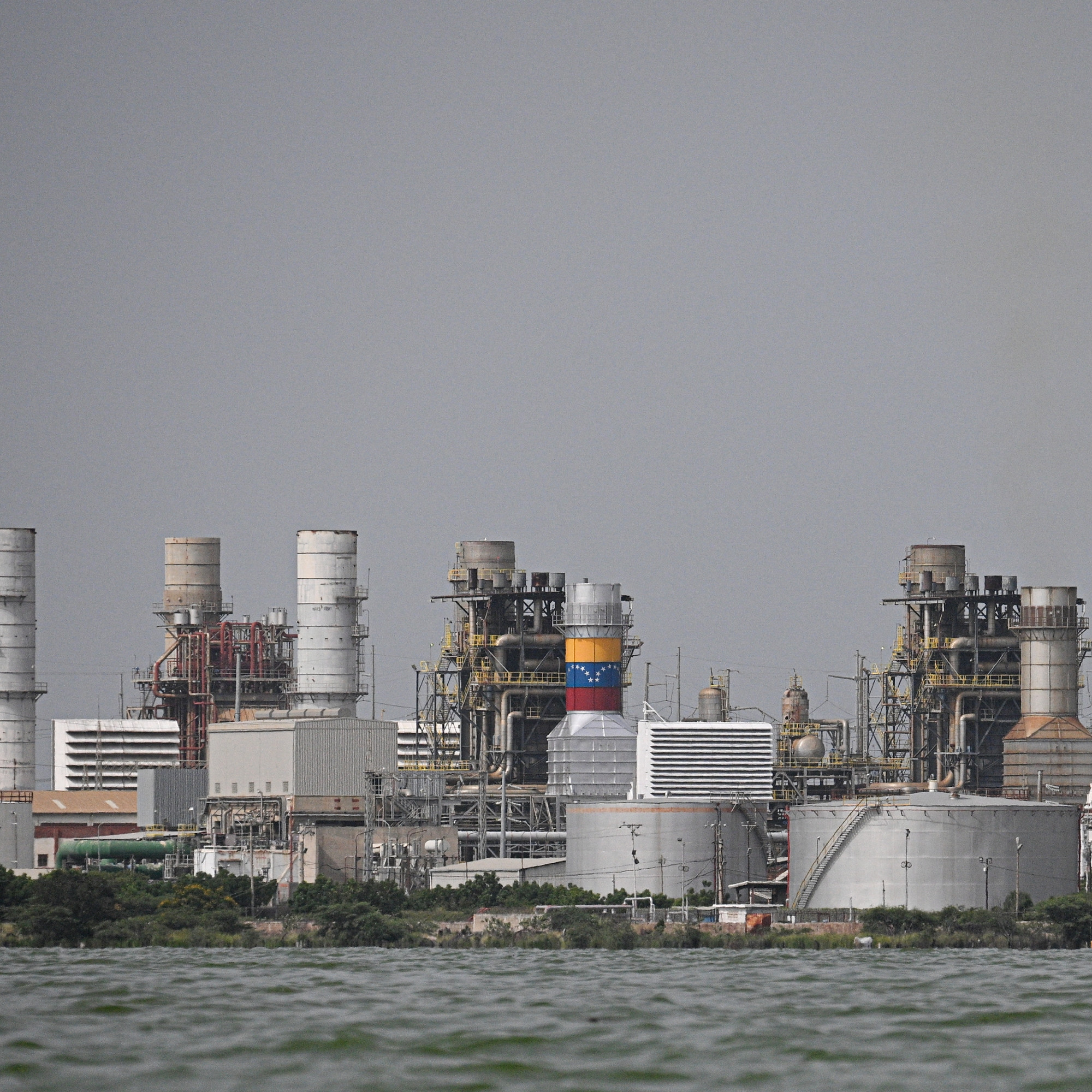 A risk of shortage: the oil market could tip into red zone this summer, with no way out in the Middle East war