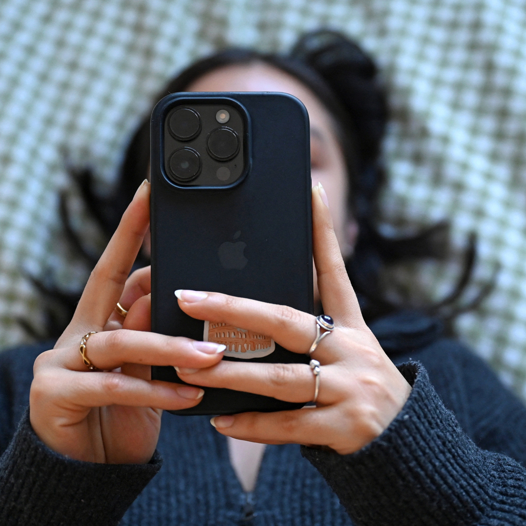 "Leurs propres vidéos les trahissent" : les États-Unis menacent d'expulser les influenceurs qui créent des posts rémunérés avec un visa de tourisme