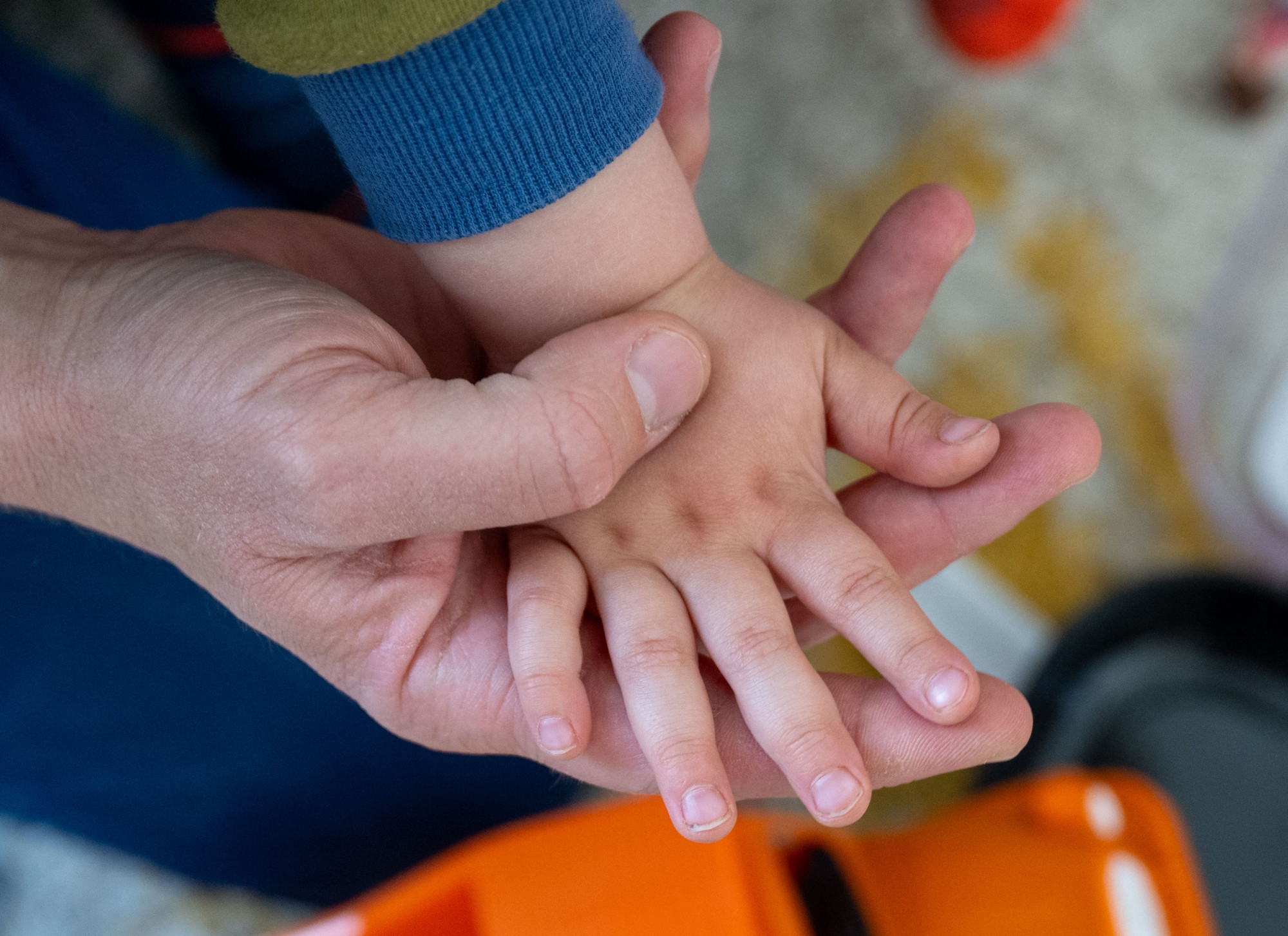 Asbestos-contaminated toys: two new games for 3-year