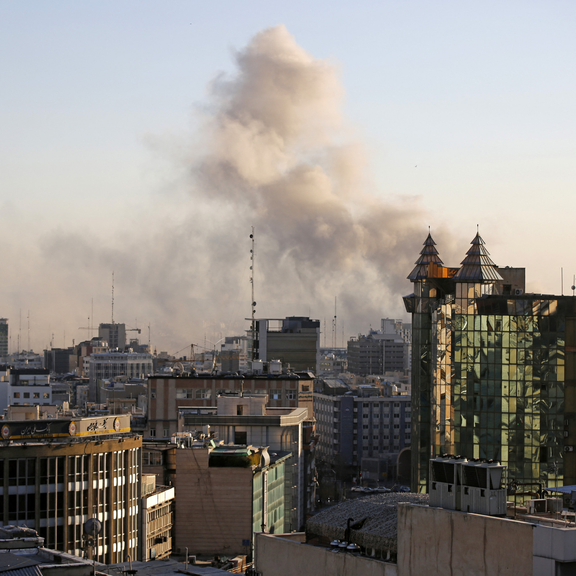 We cant see the light at the end of the tunnel: after a month of conflict, the scenarios envisaged to end the war in Iran