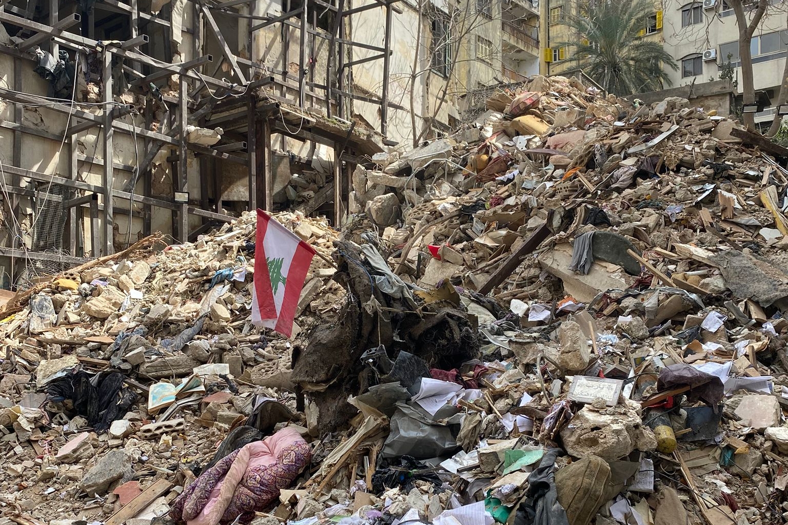 Lebanon urges the United States to pressure Israel, which continues its strikes