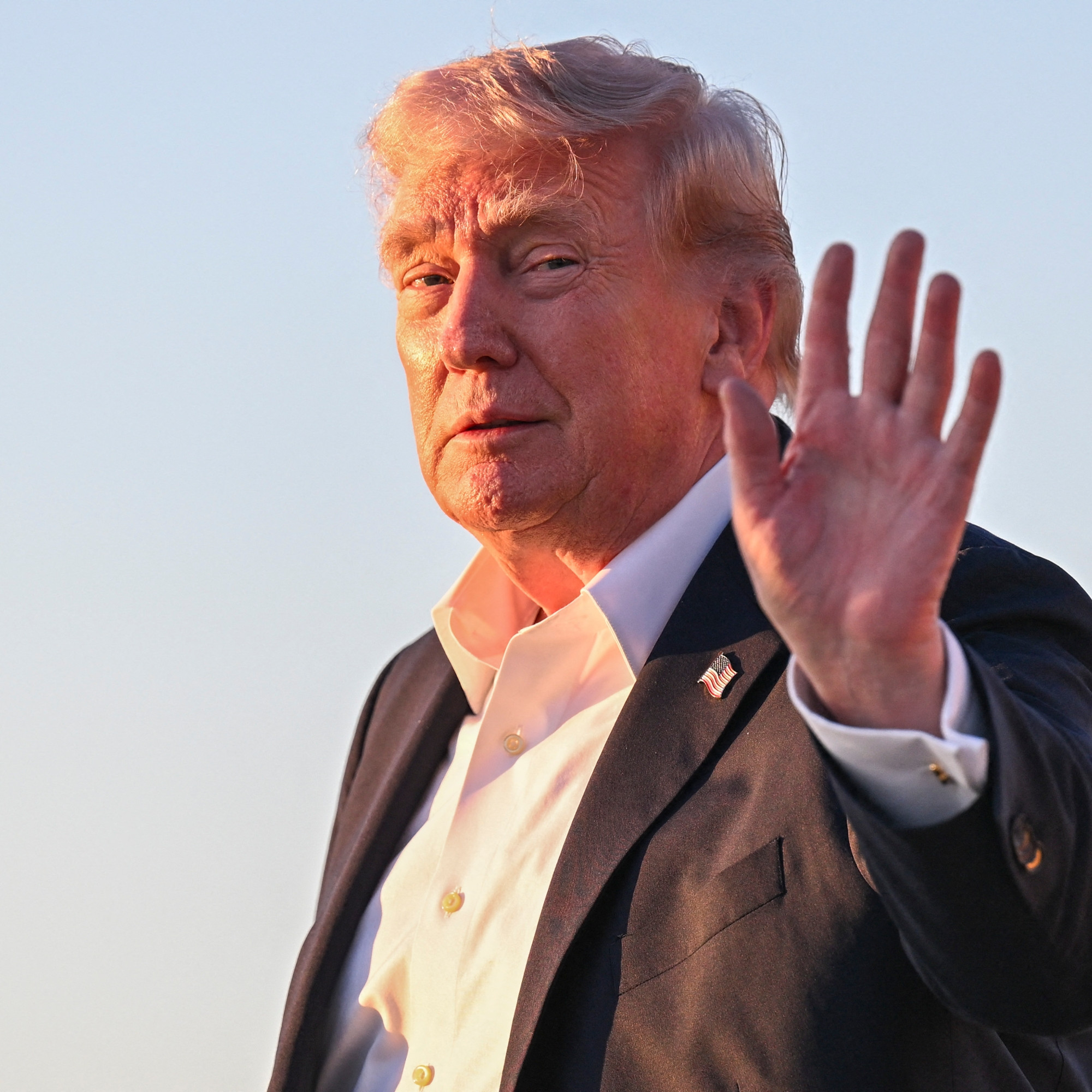I wouldnt pay for that, to be honest: Donald Trump, surprised by the price of tickets to see the United States play during the World Cup.